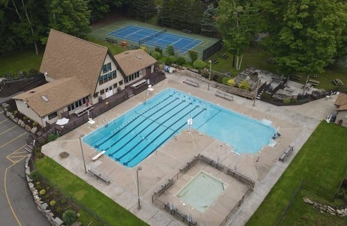 Wallenpaupauk Lake Estates House | Poconos Retreat: Pools, Sauna, Lake & Outdoor Fun