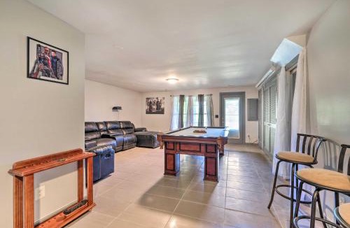 Woodbridge House | Pond-View Deck and Pool Table Woodbridge Haven!