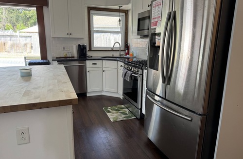 Huron House | POOL OPEN! 15 Minutes to Cedar Point