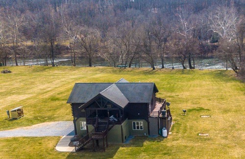 Luray Cabin | Poppy's Hideaway on the Shenandoah River!