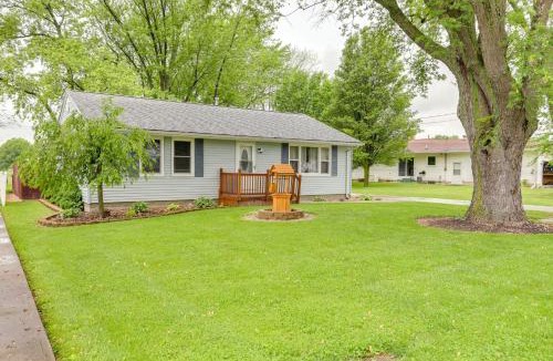 Lacarne House | Port Clinton Home Hot Tub, Steps to Portage River