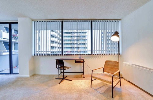 Crystal City Apartment | Prime Location, Metro & Close to Airport!