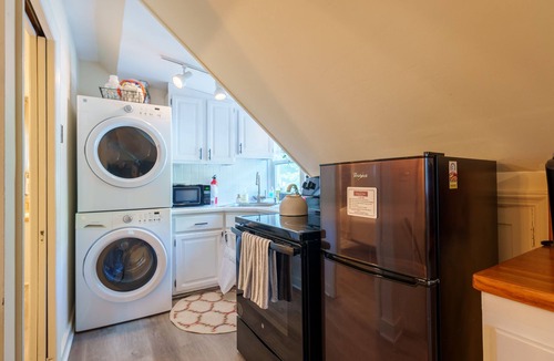 Princeton Junction House | Prime Location, Private Loft Apartment. Well-Appointed for Comfort & Convenience