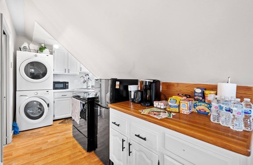 Princeton Junction House | Prime Location, Private Loft Apartment. Well-Appointed for Comfort & Convenience