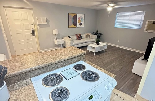 Franklin Apartment | Pristine Hideaway: 2 bedroom apartment with washer/drier in Franklin