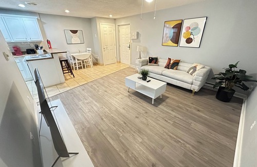 Franklin Apartment | Pristine Hideaway: 2 bedroom apartment with washer/drier in Franklin