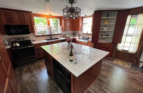 Meadville Bed & Breakfast | Private Allegheny Room with a private bathroom & entrance in a historical home.