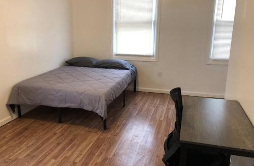 Weequahic Apartment | Private apartment with 3 bedrooms and 1 bathroom near Newark International Airport EWR and New York City