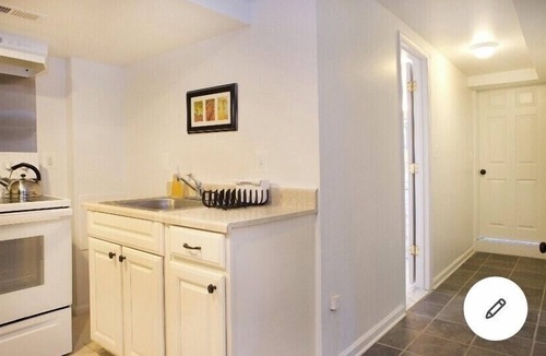 Silver Spring House | Private Apt 1 Bedroom Hi-Speed Internet, DC Metro.