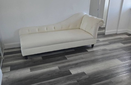 Burlington Apartment | Private Balcony-Pet Friendly -City Access -Gaming