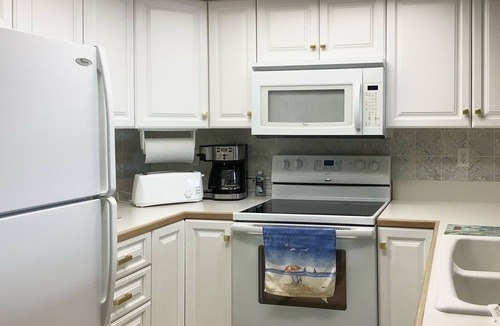 Diamond Beach Condo | Private Beach Access: Wildwood Crest Retreat