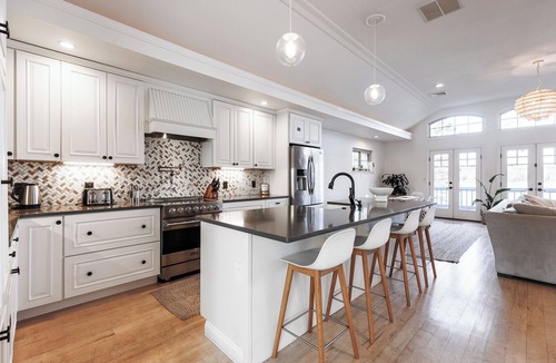 Jim Thorpe House | Private Beach & Dock, Pickleball, Kayaks, Pool table, Firepit, 240V-EV