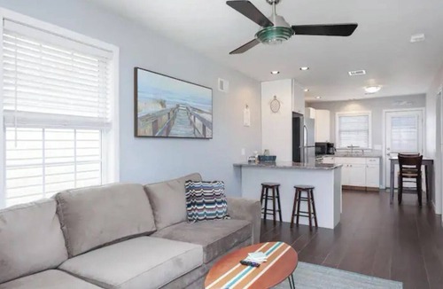 Seaside Heights Cottage | Private bkyd w/tiki Bar, Linens + towels included, Walk to beach. 4 beach badges