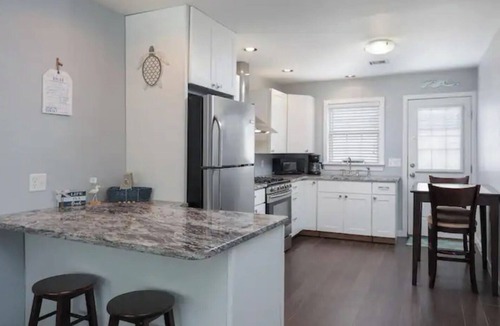 Seaside Heights Cottage | Private bkyd w/tiki Bar, Linens + towels included, Walk to beach. 4 beach badges
