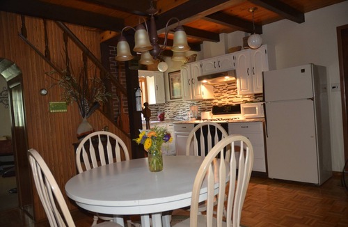 Bairdford Cabin | Private Cabin, clean, 20 Min. from downtown Pittsburgh, 1 brm +. loft sleeps 6
