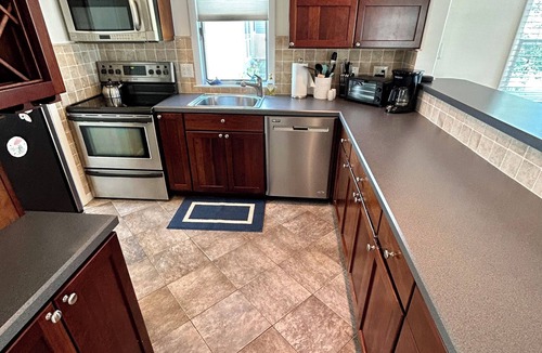 Riviera Cottage | Private Cottage - Huge Fenced Yard - Bay Views!