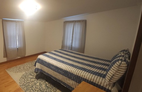 Cream Ridge Apartment | Private & Cozy 2nd Floor Farmhouse Apt, Near the UTT Six Flags & Joint Base MDL!