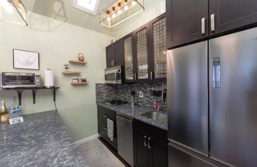 Sea Gate Apartment | Private entrance studio with bathroom