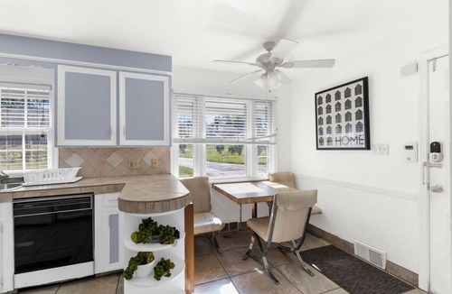 Youngstown House | Private Fenced Yard King Bed Grill Fireplace