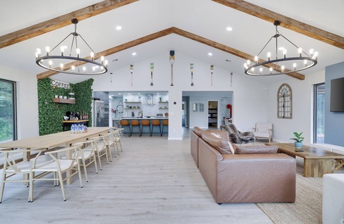 Union Dale Ski Chalet | Private Heated POOL Lakeview HotTub Movie Theater Games