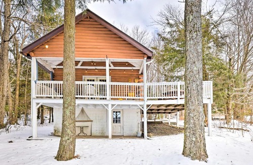 Poyntelle House | Private Lake Access and Canoes Pennsylvania Cottage
