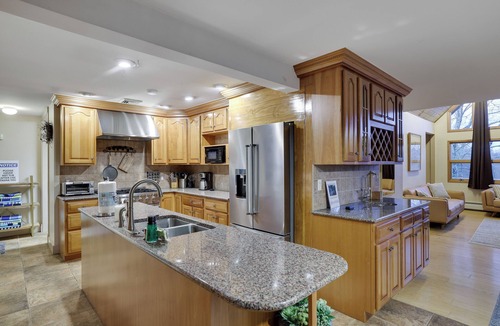 Cresco Ski Chalet | Private Pool,Arcade& HotTub - Heart of Poconos