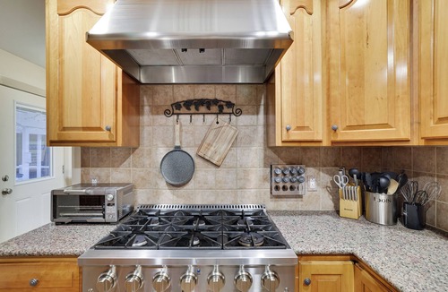 Cresco Ski Chalet | Private Pool,Arcade& HotTub - Heart of Poconos