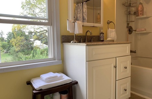 Penns Park Resort | Private room ∙ 2 guests