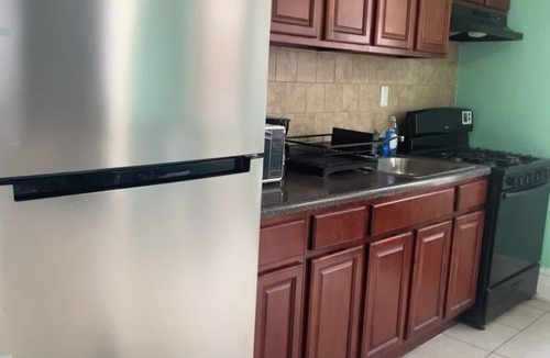 Newark Apartment | Private room in enjoyable Newark with WiFi, AC