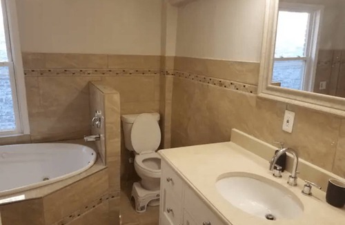 Downtown Baltimore Resort | Private room ∙ 2 guests
