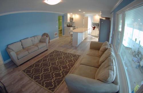 Oak Harbor House | Private Sand Beach Cottage - Sleeps 10