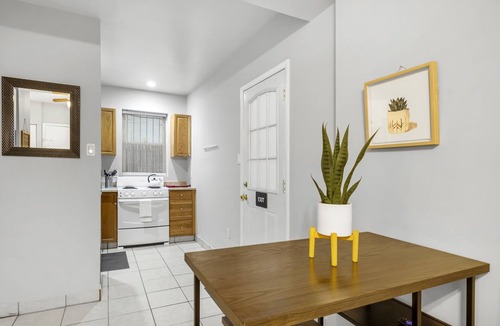 Graduate Hospital Apartment | Private Studio w/Cozy Yard