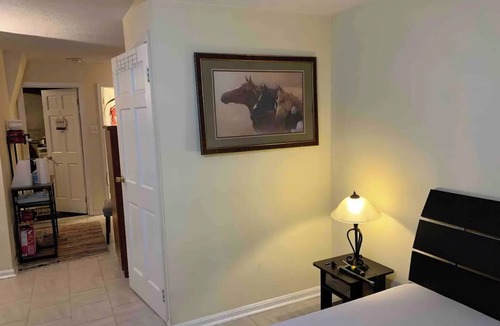 Newington Apartment | Private Suite w/free parking & high speed Wifi