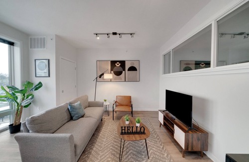 Brewerytown Apartment | Professional 1BR Apartment I Free Parking I Pool