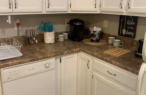 Bean Station Apartment | Quaint 1 Bedroom Loft near Cherokee Lake! All the comforts of home!