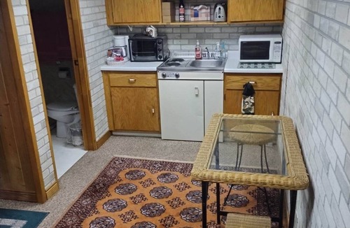 Cascade House | Quaint, Rustic Charm Lake house with WiFi in Cascade.