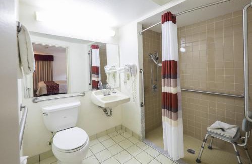 Falconer Hotel | Quality Inn Falconer - Jamestown