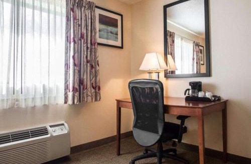 West Milton Hotel | Quality Inn New Columbia-Lewisburg