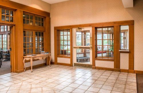 Oakdale Hotel | Quality Inn Pittsburgh Airport