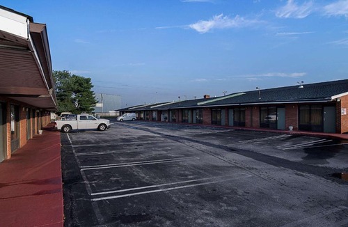 New Castle Hotel | Quality Inn & Suites Skyways