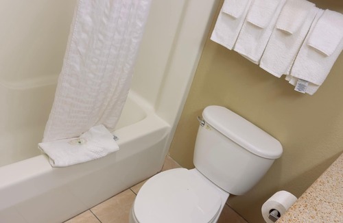 Seville Hotel | Quality Inn & Suites