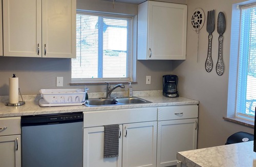 Roselawn Finance Apartment | Queen City Haven Spacious 3 bdrm 2 ba centrally located