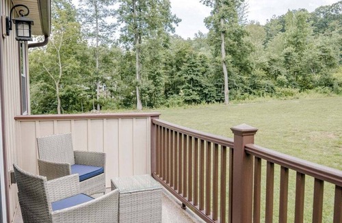 Narvon House | Quiet Family Home - Firepit- Barn for Animals