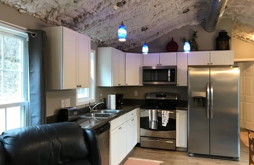 Pittsburg Cottage | Quiet, Private 2 BR/1.5BA Unit ~ Lake View, next to Wood Creek Boat Dock