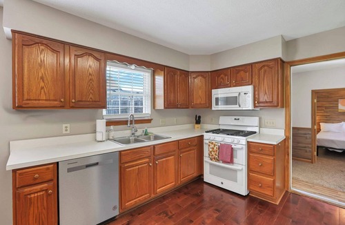 Johnstown House | Quiet Ranch Retreat for Work Crews & Families | Johnstown, OH