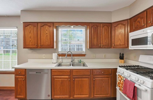 Johnstown House | Quiet Ranch Retreat for Work Crews & Families | Johnstown, OH