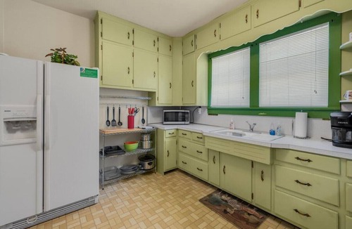 Berlin House | Raber House · Sleep up to 9 on Main Street - Raber House