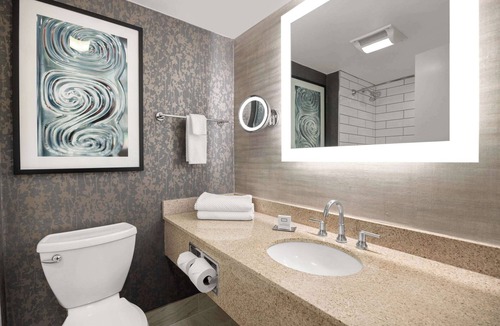 Gaffer District Hotel | Radisson Hotel Corning