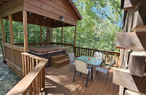 Slade Cabin | Ray's Dream in Red River Gorge with Hot Tub