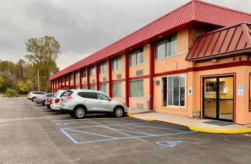Lima Hotel | Red Carpet Inn & Suites Lima -Listing Partner